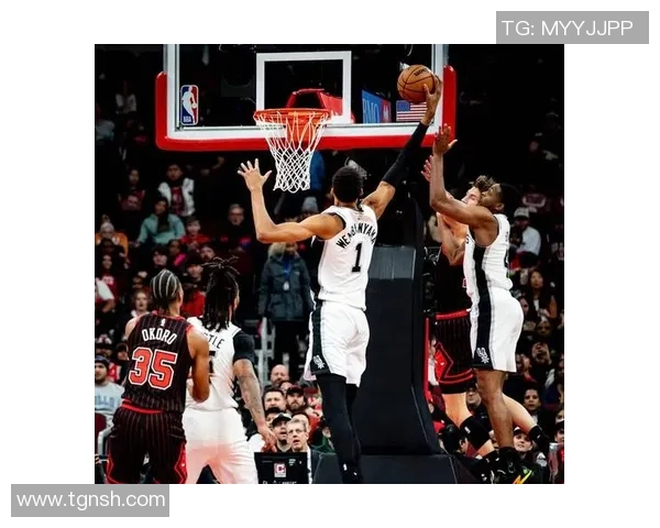 文班亚马携手卡斯尔闪耀半场合砍42分强势撑起马刺七成火力